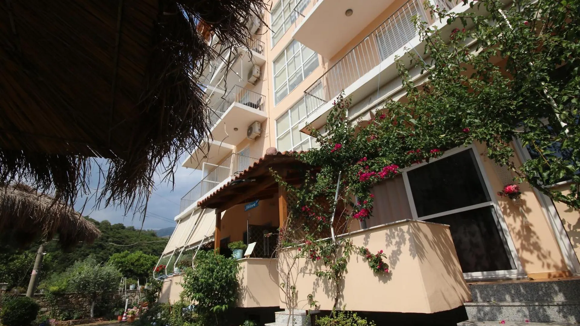 ホテル Ameli Apartments ヒマラ
